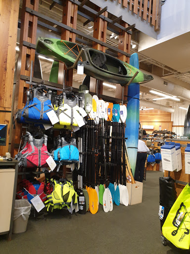 Clothing Store «L.L. Bean», reviews and photos, 6 Wayside Rd, Burlington, MA 01803, USA