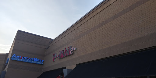 Cell Phone Store «T-Mobile», reviews and photos, 1700 Norman Dr #640, Valdosta, GA 31601, USA