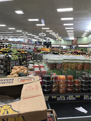 Grocery Store «Safeway», reviews and photos, 905 1st St, Gilroy, CA 95020, USA