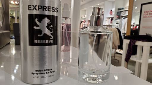 Clothing Store «Express», reviews and photos, 153 Old Orchard Shopping Center, Skokie, IL 60077, USA