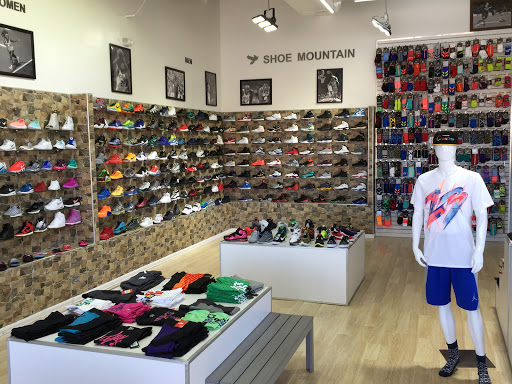 Shoe Store «Shoe Mountain», reviews and photos, 3821 US-301, Riverview, FL 33578, USA