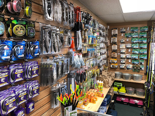 Sporting Goods Store «Big Bear Hunting & Firearms - Hunting Store», reviews and photos, 401 Putnam Pike, Harmony, RI 02829, USA