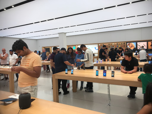 Computer Store «Apple Stoneridge Mall», reviews and photos, 1 Stoneridge Mall Rd, Pleasanton, CA 94588, USA