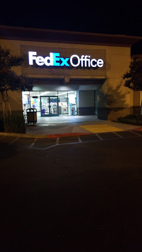 Print Shop «FedEx Office Print & Ship Center», reviews and photos, 3390 W Shaw Ave, Fresno, CA 93711, USA