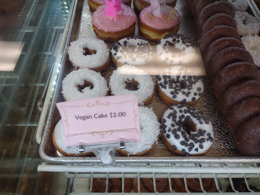 Donut Shop «Fluffy Donuts & Sandwich Shop», reviews and photos, 757 Russell Blvd # 2, Davis, CA 95616, USA