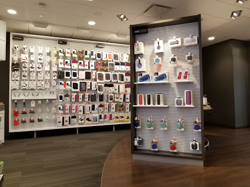 Cell Phone Store «Verizon», reviews and photos, 3251 20th Ave #270, San Francisco, CA 94132, USA