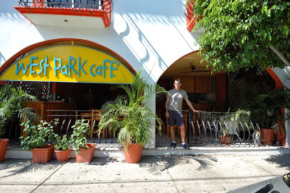 West Park Café - Calle Gardenia 1302, H, 70989 Crucecita, Oax., Mexico