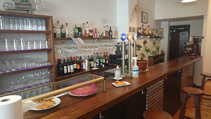 Bar Dis Tinto - C. Berruguete, 8, 34001 Palencia, Spain