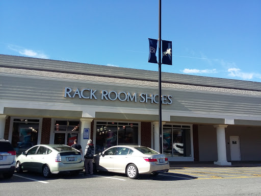 Auto Repair Shop «Holiday Exxon Service Center», reviews and photos, 1700 Emmet St N, Charlottesville, VA 22901, USA