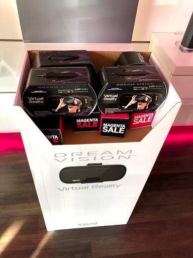 Cell Phone Store «T-Mobile», reviews and photos, 41093 Fremont Blvd #104, Fremont, CA 94538, USA