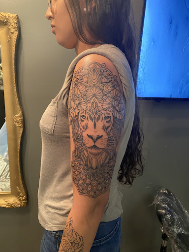 Explore small hawaii tattoo ideas, creative tattoo ideas in Junction City, available at New Era Tattoo Studio