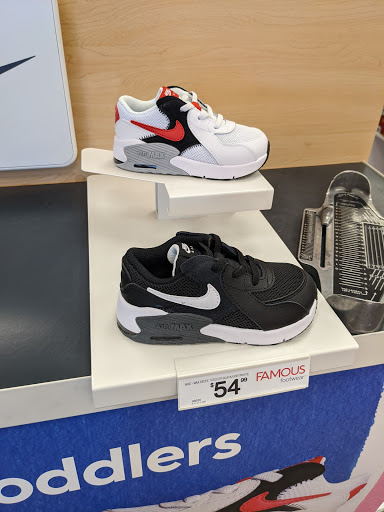 Shoe Store «Famous Footwear», reviews and photos, 1917 Wentzville Pkwy, Wentzville, MO 63385, USA