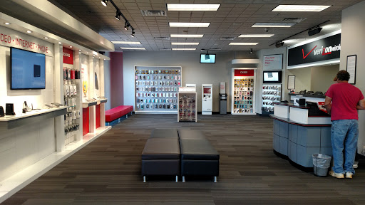 Cell Phone Store «Verizon», reviews and photos, 242 Tunnel Rd, Asheville, NC 28805, USA