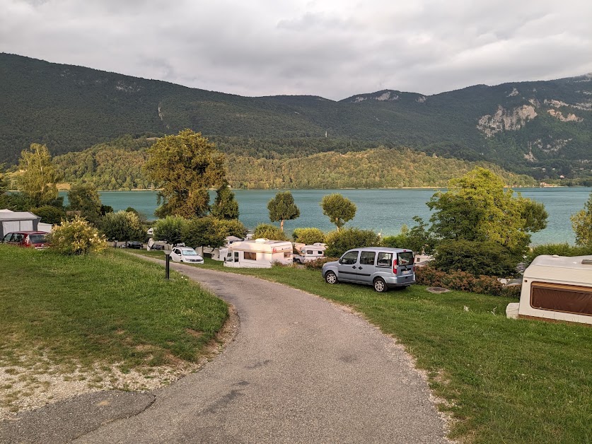 Camping Bellevue à Saint-Alban-de-Montbel (Savoie 73)