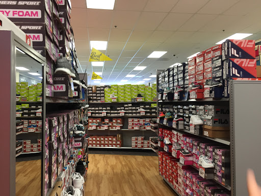 Shoe Store «Shoe Carnival», reviews and photos, 7085 Bakers Bridge Ave, Franklin, TN 37067, USA