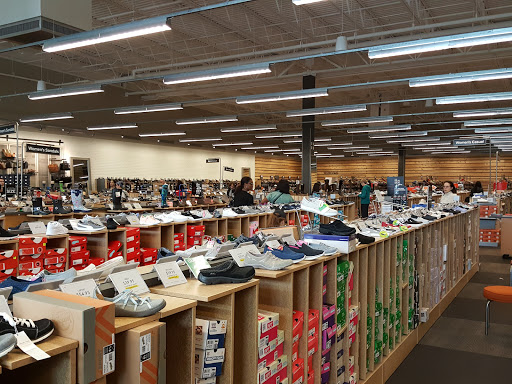 Shoe Store «DSW Designer Shoe Warehouse», reviews and photos, 10060 Reisterstown Rd, Owings Mills, MD 21117, USA