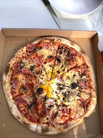 Plats et boissons du Pizzas à emporter Català pizza à Le Barcarès - n°9