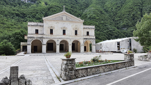 Basilica Santuario Santa Maria di Canneto Via Canneto, 03040 Settefrati FR, Italia