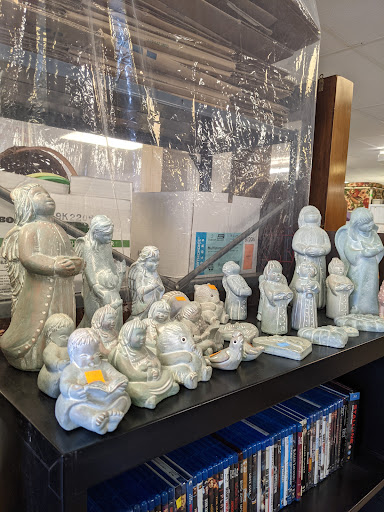 Thrift Store «Houseworks», reviews and photos, 1800 Stevens Dr, Iowa City, IA 52240, USA