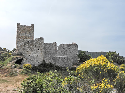 Ruines de Châteauneuf Villevieille à Châteauneuf-Villevieille