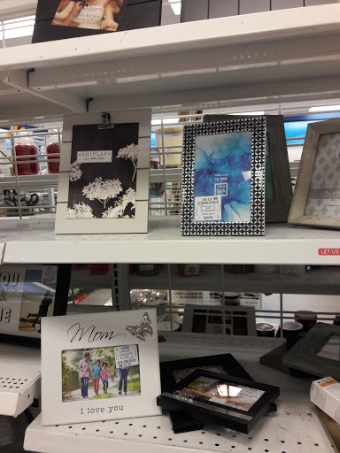 Clothing Store «Ross Dress for Less», reviews and photos, 1700 Lake Woodlands Dr, The Woodlands, TX 77380, USA