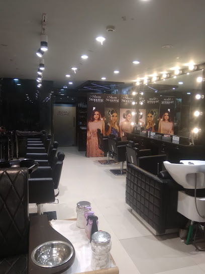 Hair Masters Luxury Salon Faridabad - SCF-14, HUDA market, Faridabad,  Haryana, IN - Zaubee