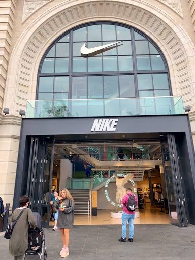Clothing Store «Nike The Grove», reviews and photos, 189 The Grove Dr, Los Angeles, CA 90036, USA