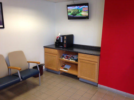 Auto Body Shop «Classic Auto Body and Service Center», reviews and photos, 425 N Green Bay Rd, Waukegan, IL 60085, USA