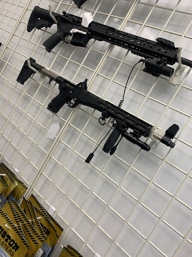 Gun Shop «South Dade Jewelry & Gun Exchange», reviews and photos, 20848 S Dixie Hwy, Miami, FL 33189, USA