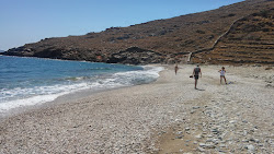 Agios Filippos'in fotoğrafı küçük koy ile birlikte