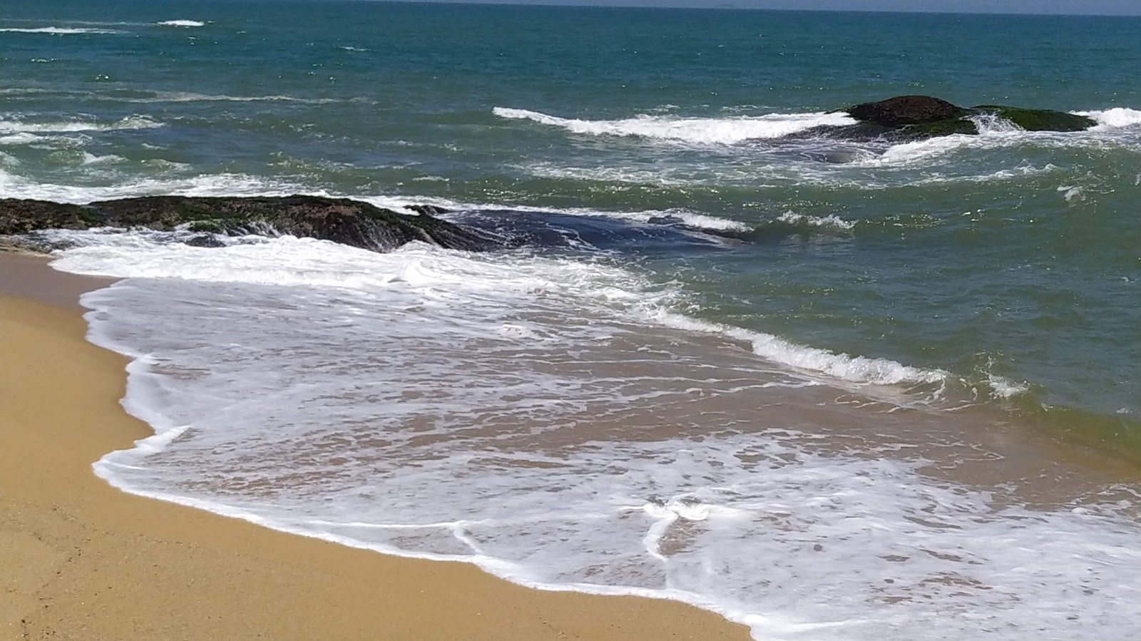 Foto di Spiaggia di Fort Tamandare e l'insediamento