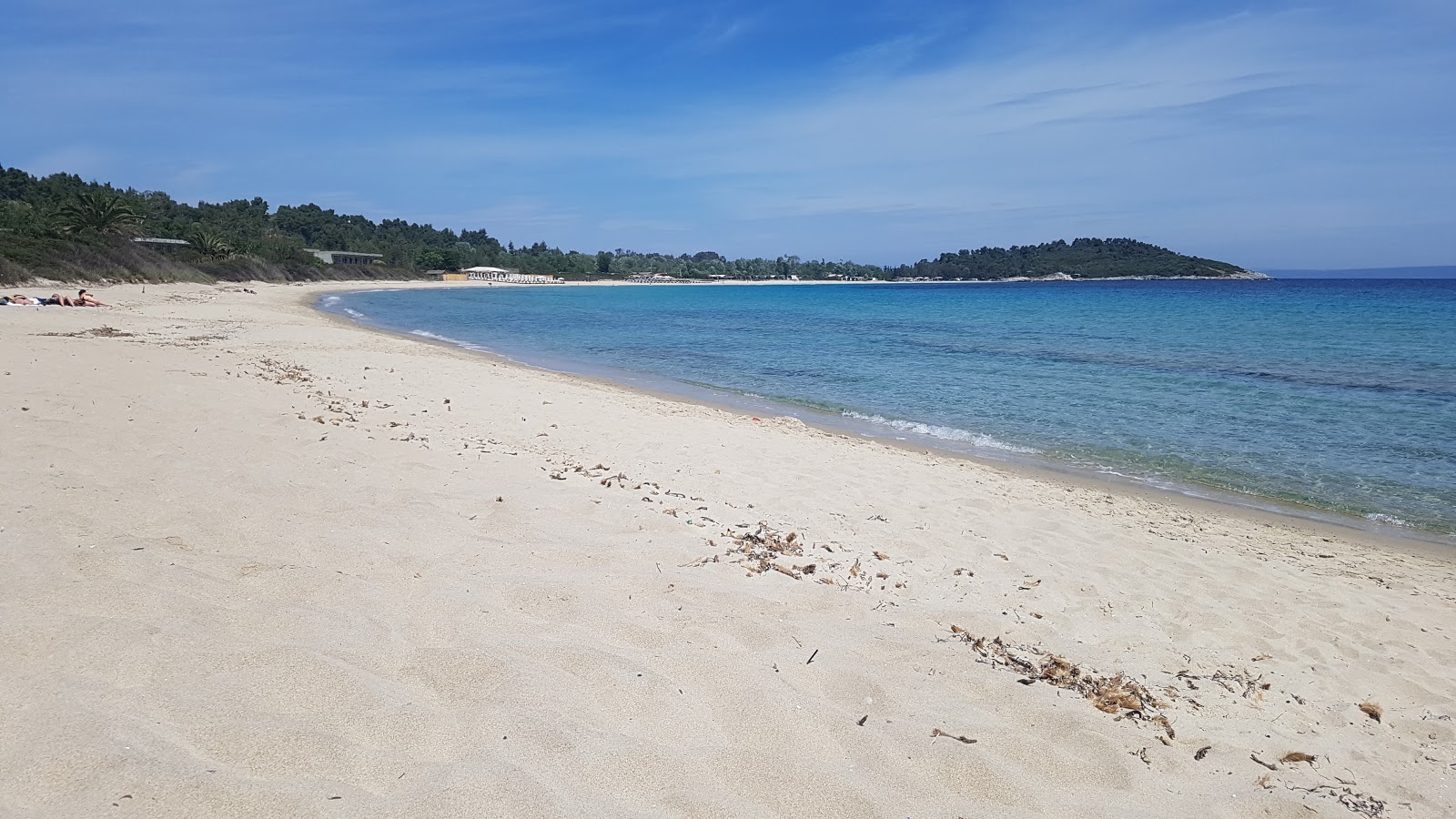 Fotografie cu Paliouri beach - locul popular printre cunoscătorii de relaxare