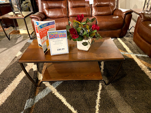 Outlet Store «Rooms To Go Outlet Furniture Store - Norcross», reviews and photos, 6288 Dawson Blvd, Norcross, GA 30093, USA