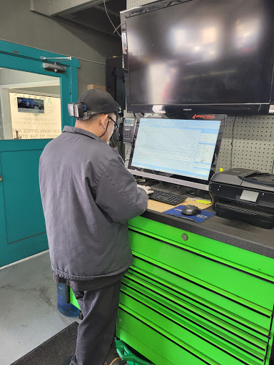 Auto Repair Shop «Bud Adams Auto Repair», reviews and photos, 18811 Lake Chabot Rd, Castro Valley, CA 94546, USA