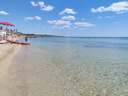 Lido Bruno Plajı'in fotoğrafı - rahatlamayı sevenler arasında popüler bir yer