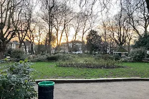 Barnsbury Square image