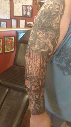 Tattoo Shop «The Ink Well Tattoo Studio», reviews and photos, 154 N Main St, Fredericktown, OH 43019, USA