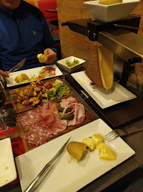 Raclette du Restaurant français La Table de Bretagne et Table de Savoie à Montigny-le-Bretonneux - n°19