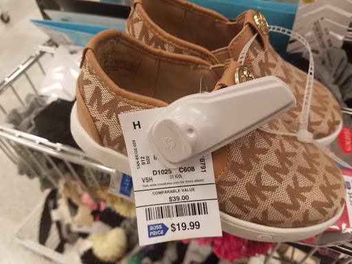 Shopping Mall «Southern Plaza Shopping Center», reviews and photos, 4200 S East St, Indianapolis, IN 46227, USA