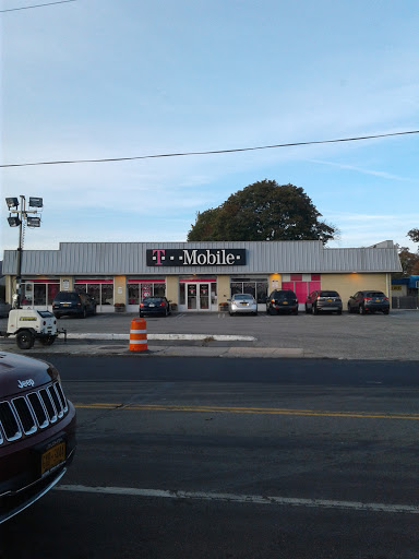 Cell Phone Store «T-Mobile», reviews and photos, 590 Hempstead Turnpike, West Hempstead, NY 11552, USA
