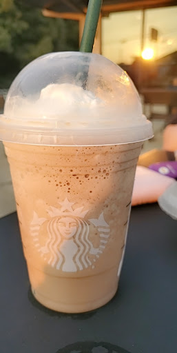 Coffee Shop «Starbucks», reviews and photos, 2034 N Highland Ave, Jackson, TN 38305, USA