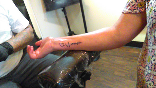 Tattoo Shop «Big Fish Tattoo», reviews and photos, 405 N Hwy 101, Solana Beach, CA 92075, USA