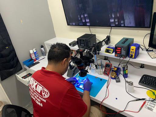 Electronics Repair Shop «iFixit911 Phone, PC, Tablet & Electronics Repairs», reviews and photos, 4008 SW 64th Ave, Davie, FL 33314, USA