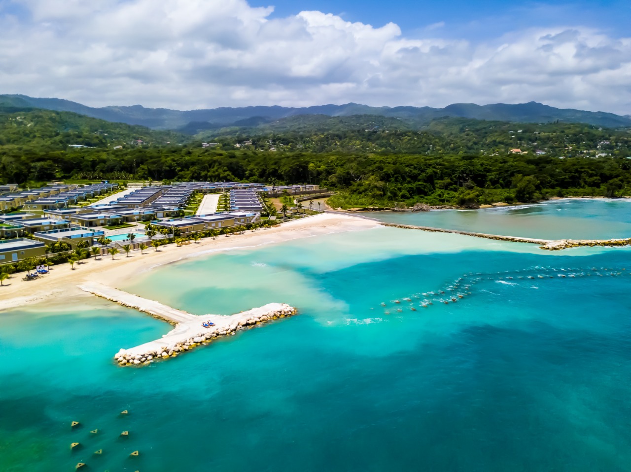 Saint Ann's Bay'in fotoğrafı parlak kum yüzey ile