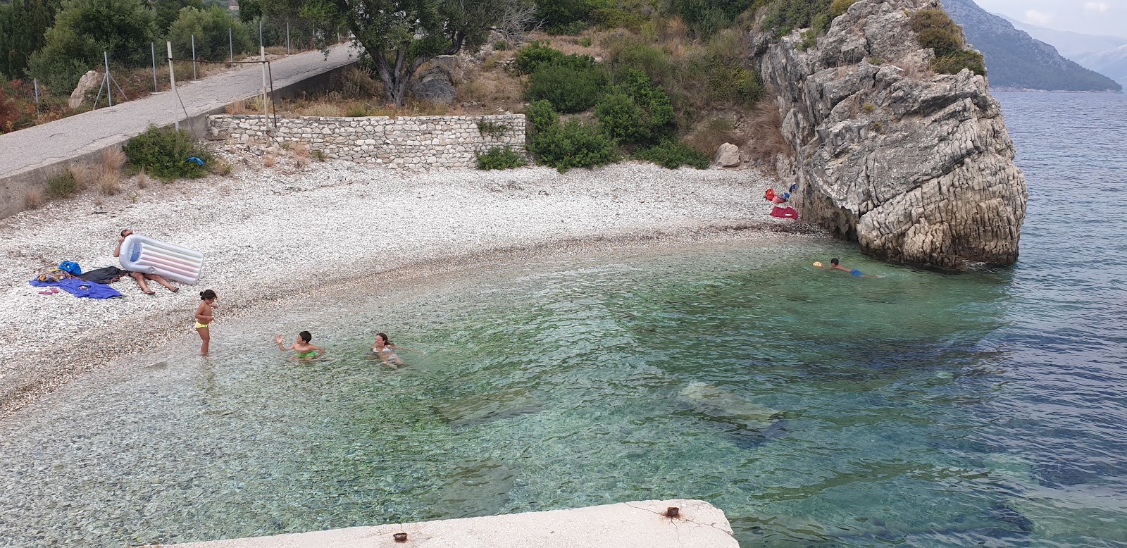 Agrapidia Beach'in fotoğrafı - rahatlamayı sevenler arasında popüler bir yer
