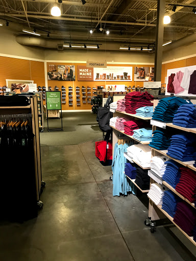 Clothing Store «L.L. Bean», reviews and photos, 1 Ridge Hill Boulevard, Yonkers, NY 10710, USA