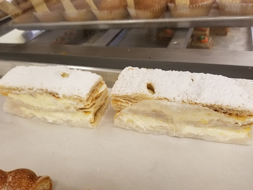 Shopping Mall «Hillcrest Shopping Center», reviews and photos, 1701 N Larkin Ave, Crest Hill, IL 60403, USA