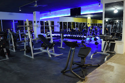 Evolve Fitness Gym Cancun - Porto Milazzo, Calle Villa Marina 17, 77533 Cancún, Q.R., Mexico