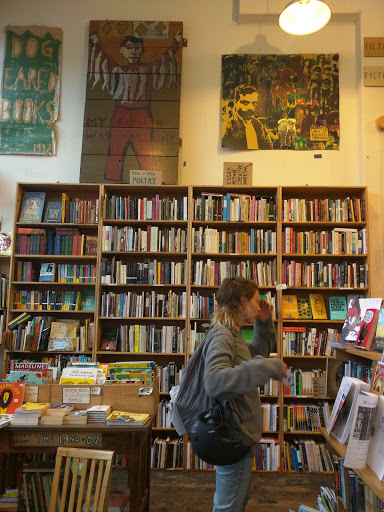 Book Store «Dog Eared Books», reviews and photos, 900 Valencia St, San Francisco, CA 94110, USA