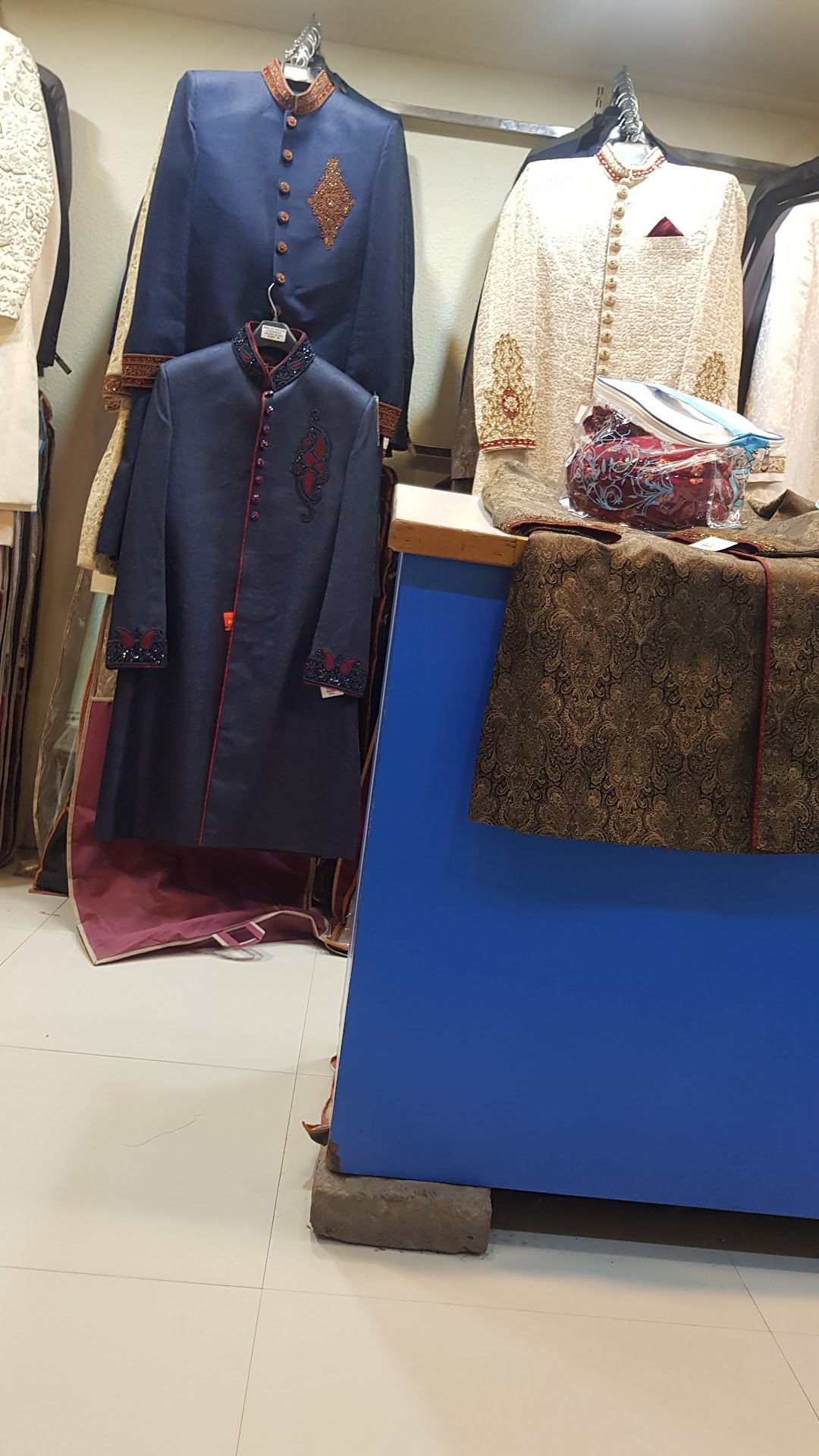 AL WAFA Fashion Center